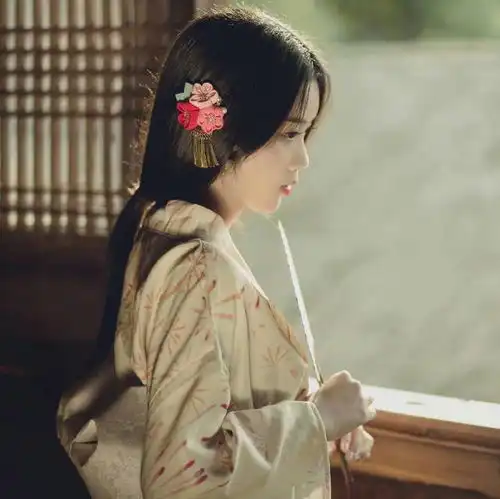 一首经典的告白诗,作者是才女也是尼姑,却芳心初动爱上一名和尚