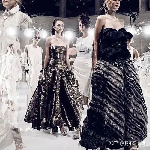 maticevski就是爱她的霸气侧漏根本停不下来,女王请收下我的膝盖