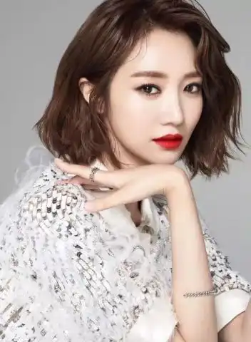 别小看这3款心机发型,80的脸型bug全能搞定