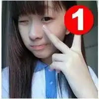 qq头像女学生穿校服叫什