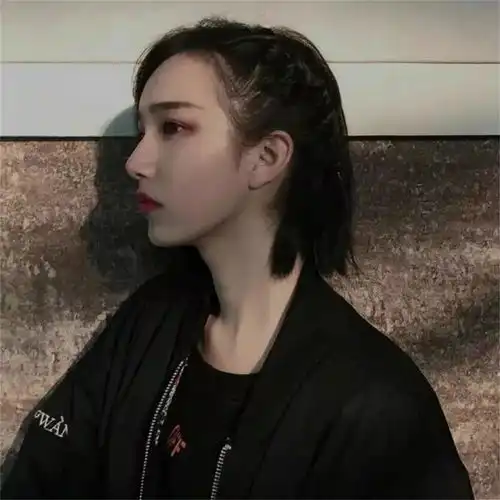 女头部位头像短发长脸