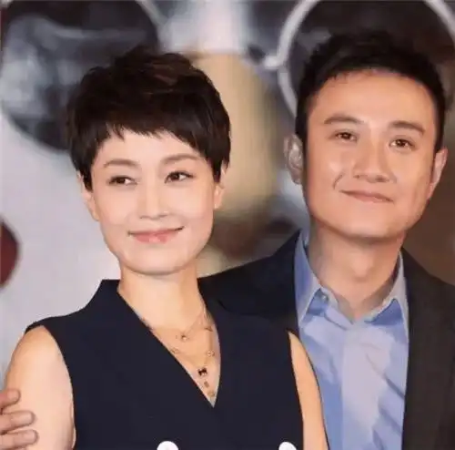 来看一下明星分手的文案,最让人感动的,可能是于小彤海陆这个