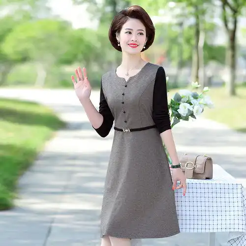 年轻妈妈装连衣裙女2020春装新款中年女装纯色洋气显瘦长袖a字裙