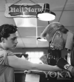 金家姐妹摊上事儿肯达尔当街甩脸凯莉陷ps丑闻