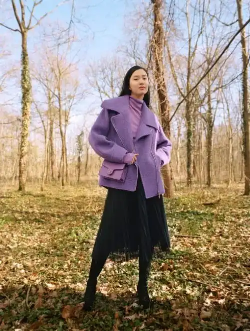 所有人一起到巴黎的浪漫圣地来拍张仙女照