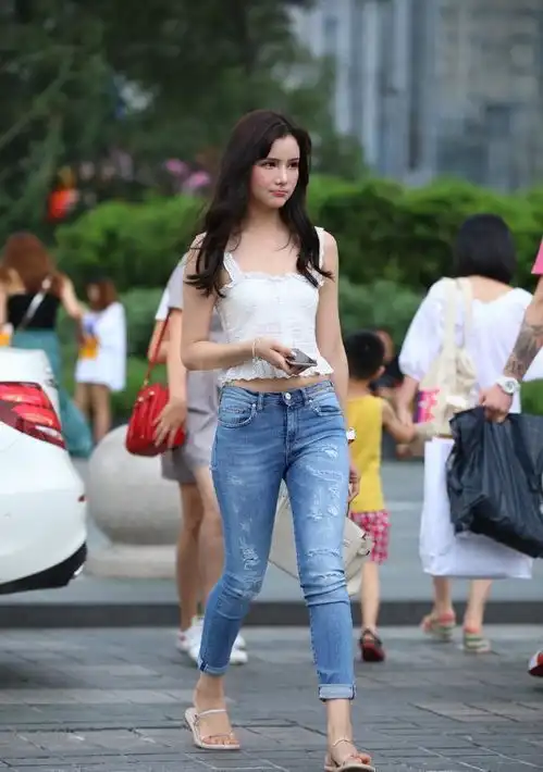 打底裤遮肉的穿搭秘籍,着装风格洋气大方,比例也好