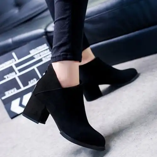 天变冷,单鞋尽量少穿,推荐短靴适合780后女人,洋气有女人味