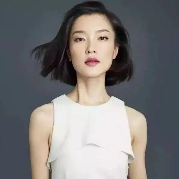有这3个特征的女孩,高级脸无疑了