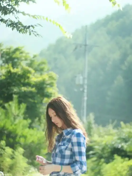 有什么好看的小清新唯美的女生图片