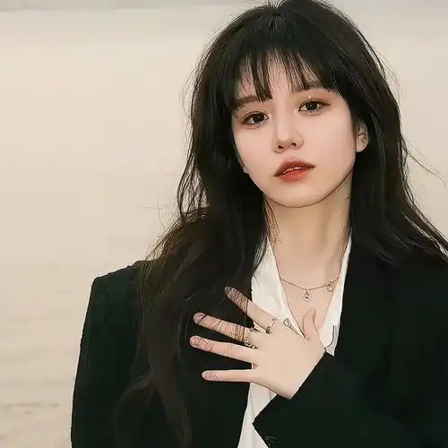 好看的头像女真人手机挡