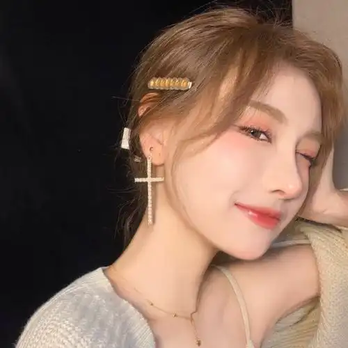 无水印女生头像艾莎