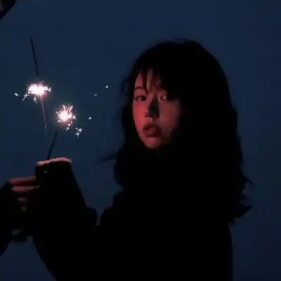 最伤感扎心的头像女生扎