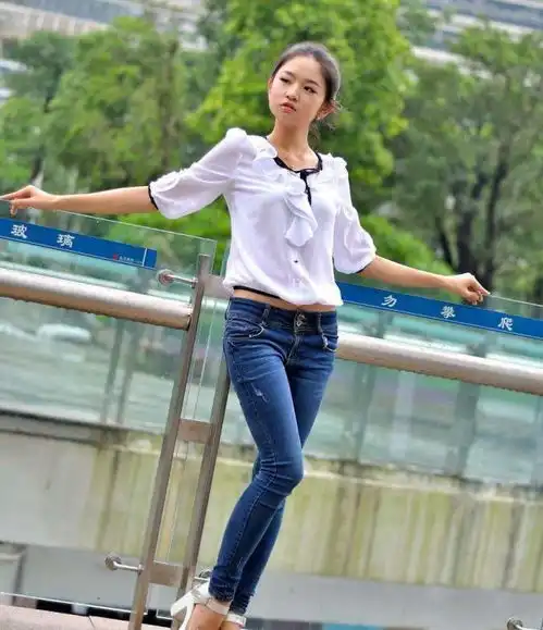 善意交谈是友谊的开始,而不要觉得沉默是金