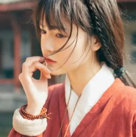 女生毁脸最猛的3个小动作,00后全在犯,难怪五官变难看了