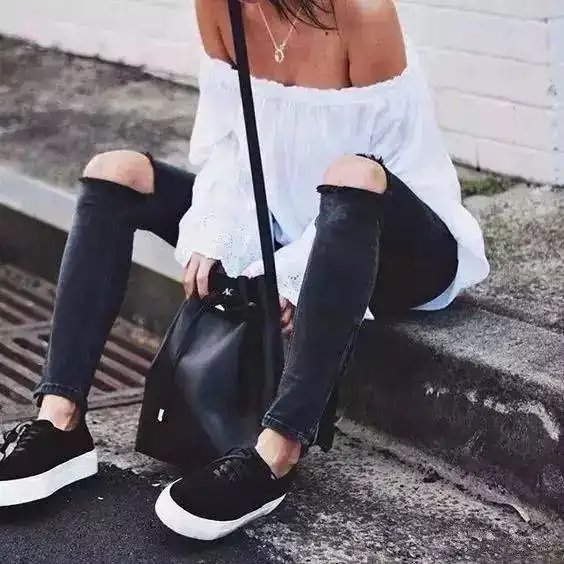 阔腿裤对不住,春天我更爱这条开衩裤