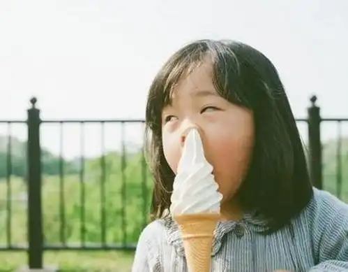 轻松一刻母子两人在岸上商量这么傻的媳妇到底还要不要