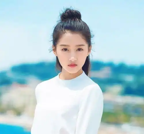 娱乐圈备受关注的星二代,颜值实力样样不差,事业发展却大有不同