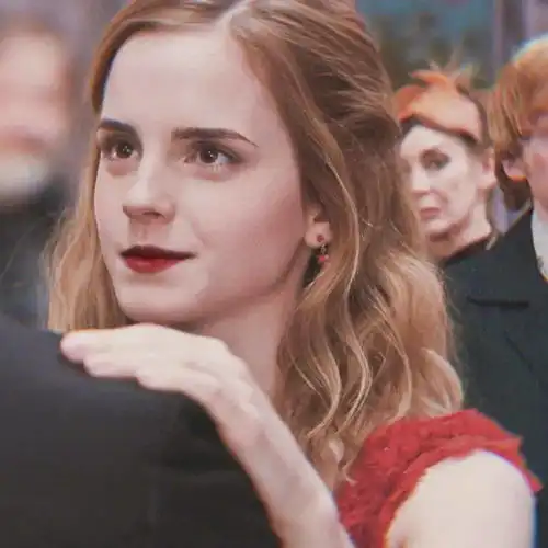 头像周末不蹦迪周一变垃圾