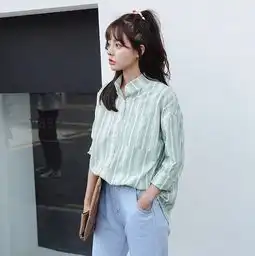 秋季女装搭配技巧,一条裙子帮你穿出轻熟优雅气质