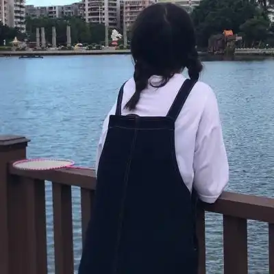 真实女生头像背对