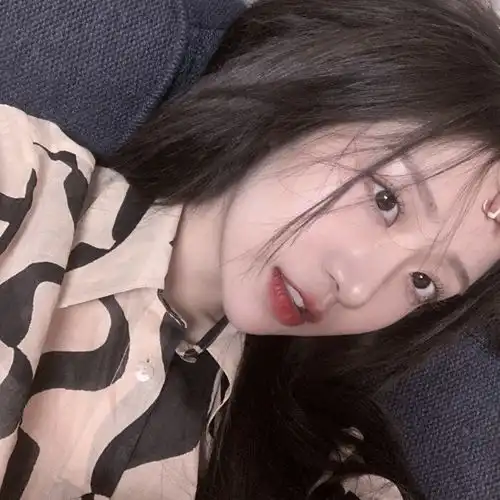 真人女头唯美可爱宝藏女孩