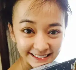 素颜超美的赵丽颖阿娇全都赢在水光肌