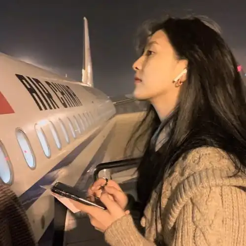 黑夜里最相思,女生头像