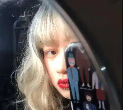 女生尽量别尝试这3款发型,颜值拉低不算啥,早晚会变成秃头女孩