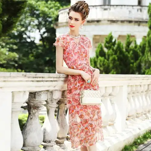 岁月沉淀的女人味,真丝裙帮你凸显