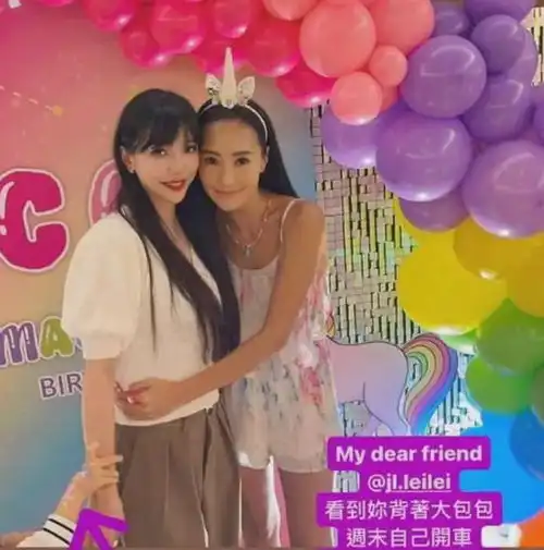 李靓蕾带3个孩子参加关颖家派对,林熙蕾和闺蜜一起安慰她,真感人