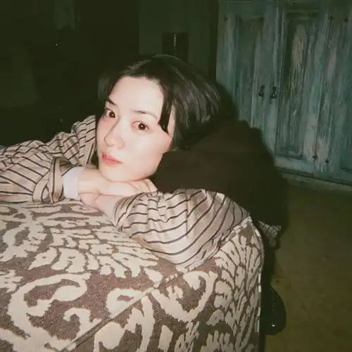 因哭得太美而上热搜99年的她像是漫画中走出来的少女