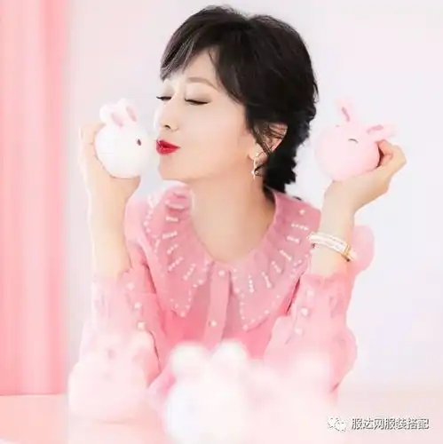 赵雅芝显嫩秘诀透露穿孙子辈的衣服年轻起来就跟孙女一样