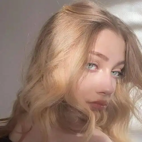 精选系列头像2020年学到了很多道理,但其中最有用的只有两条放过自己和拜托平安