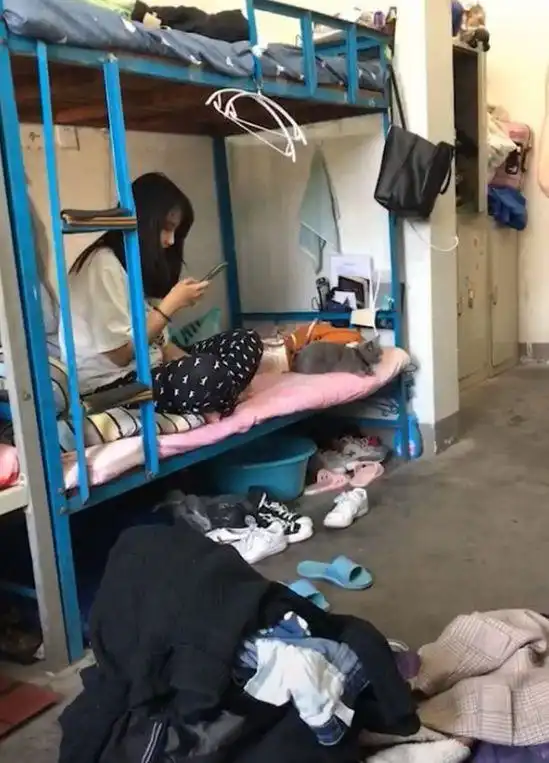 头像吸引女生的头像寝室