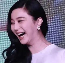 八位女星大笑瞬间,王艳温婉,赵丽颖呆萌,她的笑尴尬万分腾讯网