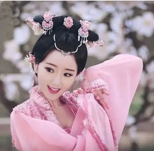 翩翩起舞的古装美人,刘亦菲鞠婧祎上榜,第一位美上天