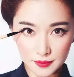 内双的姑娘这样画眼线,分分钟让你大开眼界