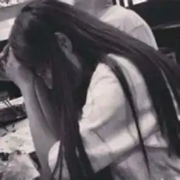 女人伤感黑白背影头像头