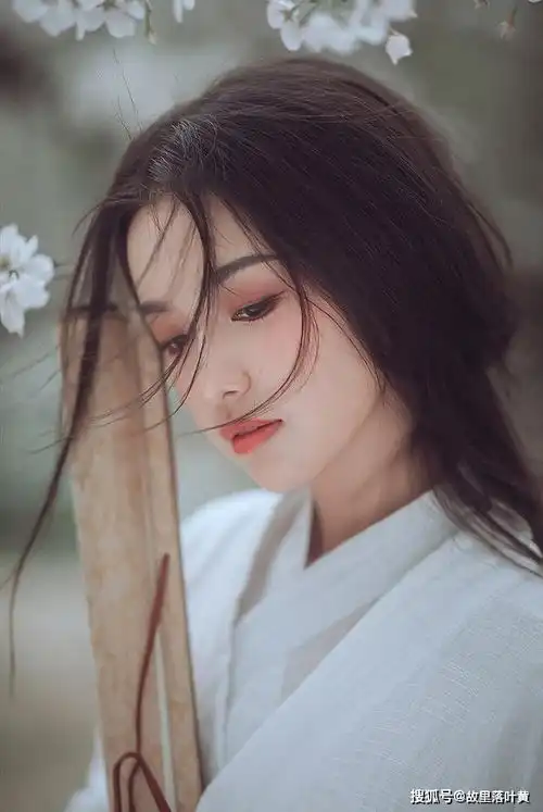 李白很灵性的一首诗,邀请友人相聚,短短4句却成千古名篇