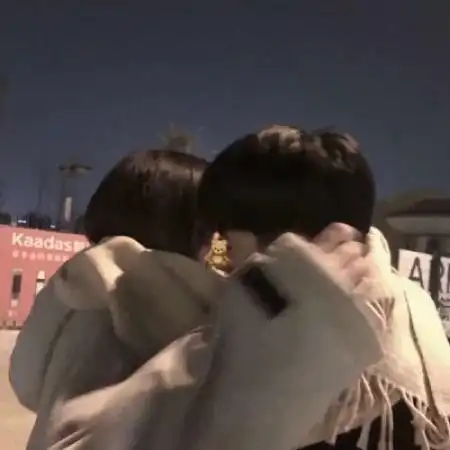 一眼心动的情侣头像相遇相知就好了