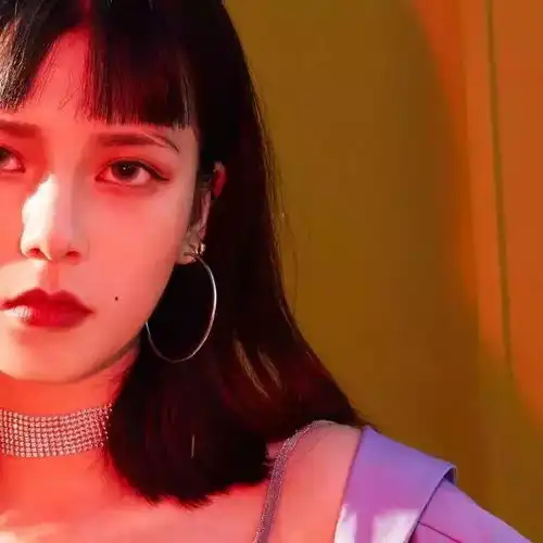 头像想谈恋爱,一个人的日子也太苦了