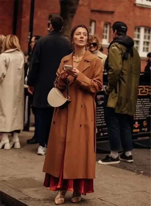 真正聪明的女人,穿衣打扮都会避开这4个误区,美得既优雅又气质