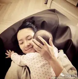 结婚后画风变了章子怡从高冷女神变成频频秀恩爱