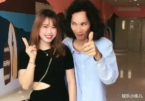 广西90后光棍每天做一道美食走红,造型浮夸,美女抢着要嫁给他