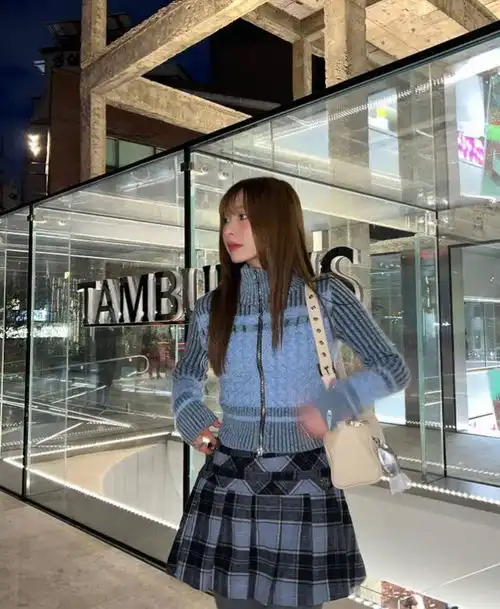 ins时尚博主最新穿搭来袭甜美淑女风,让你秒变温柔女神