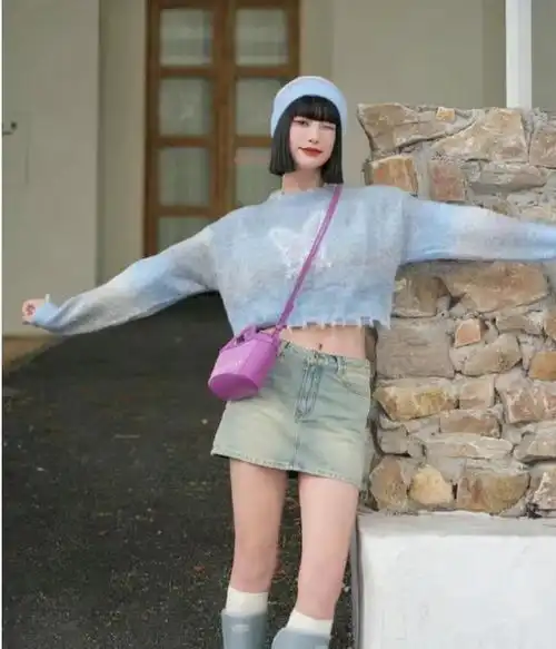 今秋流行的半身裙穿搭方法,优雅又气质,连背影都迷人