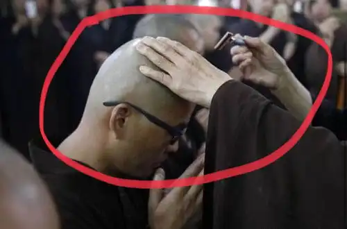 他一心向佛,甘愿放弃百万年薪和妻子,出家后,妻子再无相见