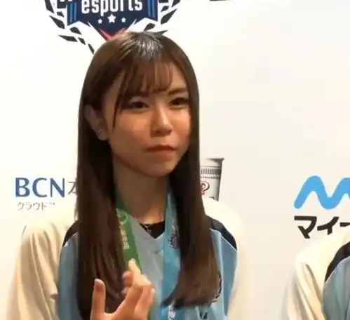 17岁女高中生拿下lol冠军,曾入围选美决赛,喜欢女仆装cos