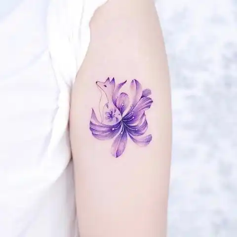 精致小巧的女生纹身图案