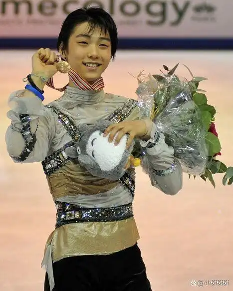 羽生结弦回顾经典战役17岁的小罗密欧,声嘶力竭,拥抱世界花滑铜牌网易订阅